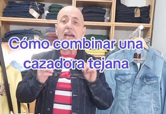 Cómo combinar una cazadora tejana